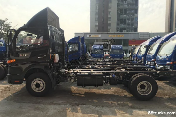 JAC Junling V6 152 ch 4X2(6 roues) châssis de camion léger fourgon à cabine simple 4,12 m Extérieur (3) | 86Trucks