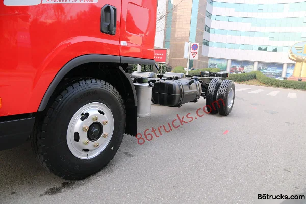 FAW Jiefang J6F 150 ch 4X2(6 roues) châssis de camion léger à ridelles, cabine avec couchette 4,85 m (1) | 86Trucks