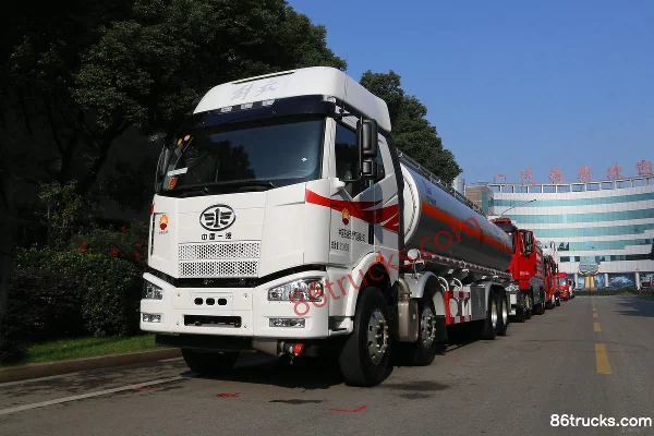 FAW Jiefang J6M heavy truck 280 hp 8X4(12 wheels) oil tanker (Luping Machine brand) Exterior (3) | 86Trucks