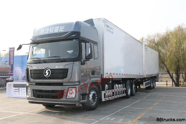 SHACMAN Delong X3000 Lightweight Edition 350hp 6X2(8 wheels) 9.5m Stake Cargo Truck (China VI) Exterior (3) | 86Trucks