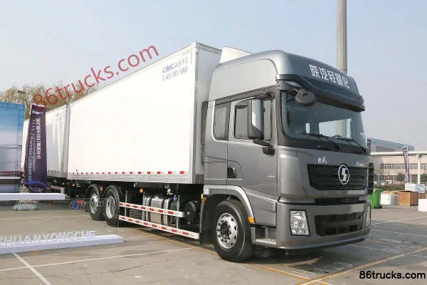 SHACMAN Delong X3000 Lightweight Edition 350hp 6X2(8 wheels) 9.5m Stake Cargo Truck (China VI) Exterior
