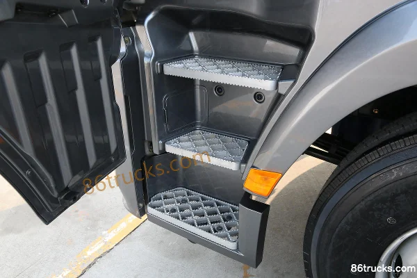 SHACMAN Delong X3000 Lightweight Edition 350hp 6X2(8 wheels) 9.5m Stake Cargo Truck (China VI) Cab (2) | 86Trucks