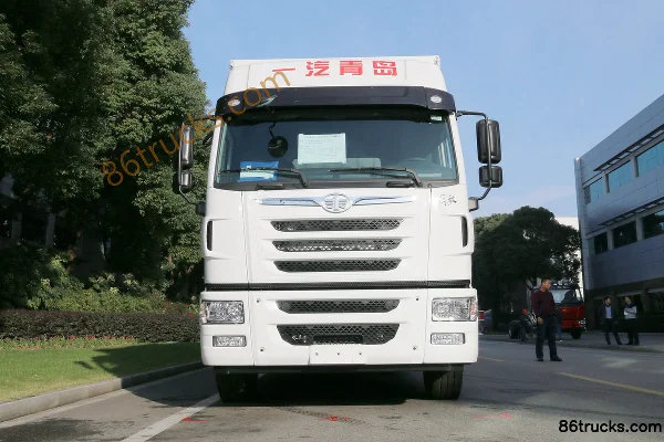 FAW Jiefang Qingdao Tu V Heavy Truck 320 hp 4X2(6 wheels) 9.65m Van Cargo Truck Exterior (2) | 86Trucks