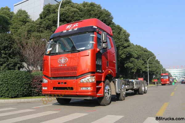 FAW Jiefang J6P heavy truck comfort version 420 hp 8X4(12 roues) 9.5m flatbed truck Extérieur (3) | 86Trucks