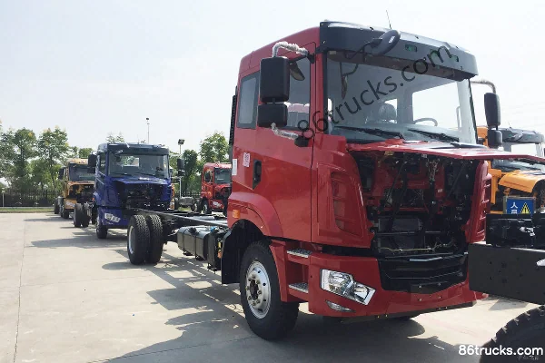 Hualing Hanma 160 hp 4X2(6 wheels) 6.8m stake truck cargo truck chassis Exterior