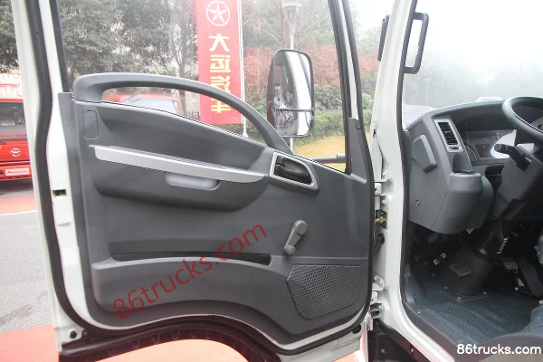 Dayun Aopuli 137 hp 4X2(6 wheels) 4.12m Single Row Flatbed Light Truck Cab (1) | 86Trucks