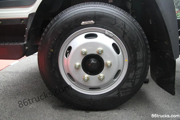 Dayun Aopuli 137 hp 4X2(6 wheels) 4.12m Single Row Flatbed Light Truck Chassis (2) | 86Trucks