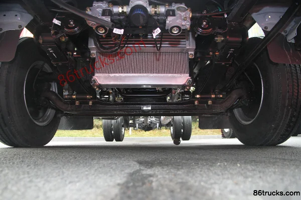 Dayun Aopuli 137 hp 4X2(6 wheels) 4.12m Single Row Flatbed Light Truck Chassis (1) | 86Trucks