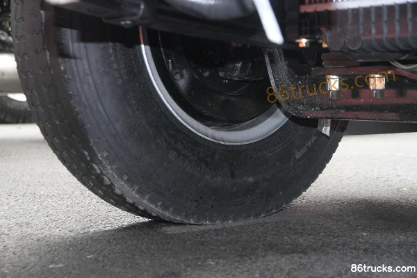 Dayun Aopuli 160hp 4X2(6 wheels) 4.18m single-row flatbed light truck Chassis (1) | 86Trucks