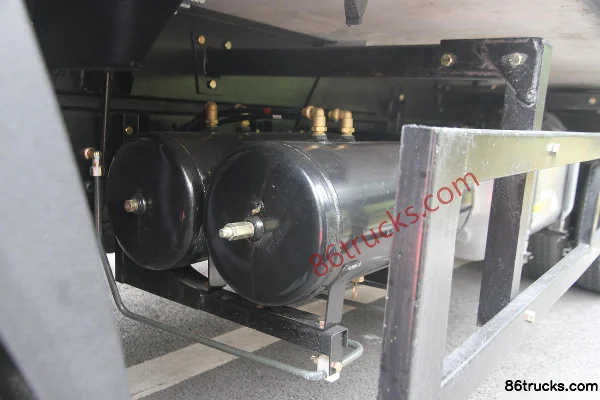 Dayun Aopuli 130hp 4X2(6 wheels) 4m Refrigerated Truck Chassis (3) | 86Trucks