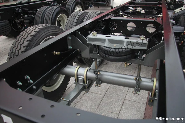 Sinotruk version lourde Haoman H5 camion lourd 340 ch 8X4(12 roues) 9,6 m camion porteur à ridelles Châssis (2) | 86Trucks