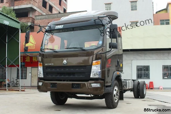 Sinotruk HOWO Tongshuai 154 hp 4X2(6 wheels) 5.2m Semi-row Stake Truck Chassis Exterior (2) | 86Trucks
