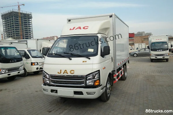 JAC Kangling K5 120 ch 4X2(6 roues) camion fourgon à cabine simple 3,96 m Extérieur (2) | 86Trucks