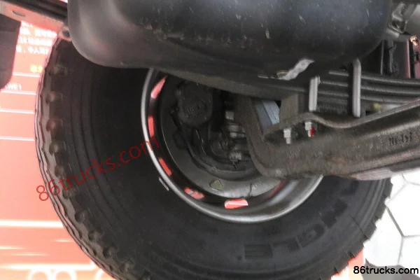 Sinotruk Hohan J7G Heavy Truck 430 hp 6X4(10 wheels) LNG Tractor Truck (Ratio 3.7) Chassis (2) | 86Trucks