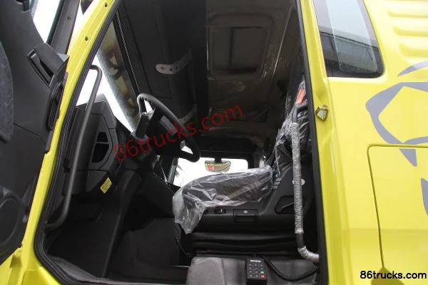 Sinotruk Sitrak C7H heavy truck 440 hp 4X2(6 wheels) tractor truck (high roof) Cab (3) | 86Trucks