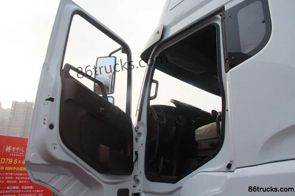 Sinotruk Steyr D7B Heavy Truck Lightweight Version 430 hp 6X4(10 wheels) CNG Tractor Truck (Carbon Fiber Tank) Cab (1) | 86Trucks