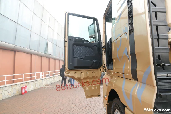 Sinotruk Sitrak C7H Poids lourd 540 ch 6X2R Tracteur routier (toit surélevé) Cabine (3) | 86Trucks
