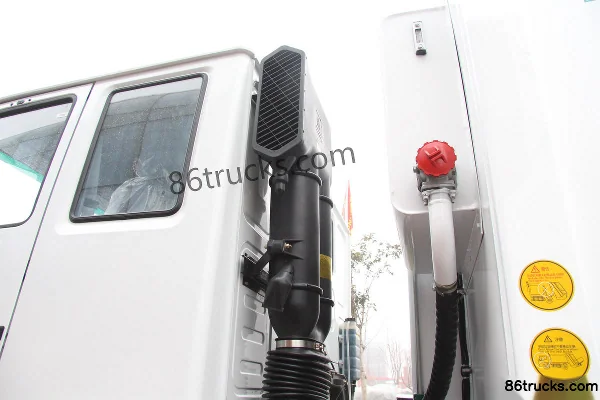 Sinotruk Steyr M5G 210 ch 4X2(6 roues) camion à ordures Châssis (1) | 86Trucks