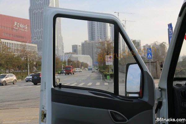 NAVECO Baodi EV42 Classic Edition 4.5T 5.99m Pure Electric Panel Van 81.6kWh Cab (2) | 86Trucks