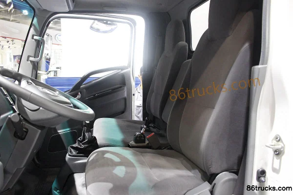 JAC Shuailing i5 6.5T cabine simple camion léger fourgon électrique pur 76.8kWh 4X2(6 roues) Intérieur (3) | 86Trucks