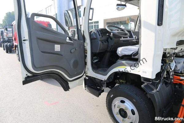 FAW Jiefang J6F 4.5T 3.66m Single Row Pure Electric Van Light Truck Chassis 4X2(6 wheels) Interior (1) | 86Trucks