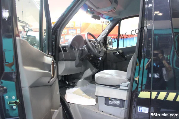 HIGER H6V 116 hp 6.01m Enclosed Van (Pure Electric) Cab (1) | 86Trucks