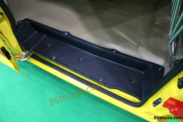 Green Wheel Weitu Z35 Standard 4.5m pure electric enclosed box van Cab (3) | 86Trucks