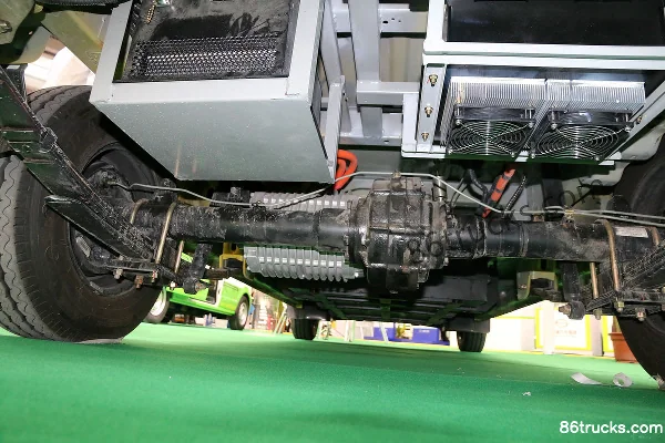 Green Wheel Weitu Z35 Standard 4.5m pure electric enclosed box van Chassis (2) | 86Trucks