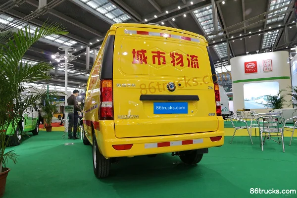 Green Wheel Weitu Z35 Standard 4.5m pure electric enclosed box van Exterior (3) | 86Trucks