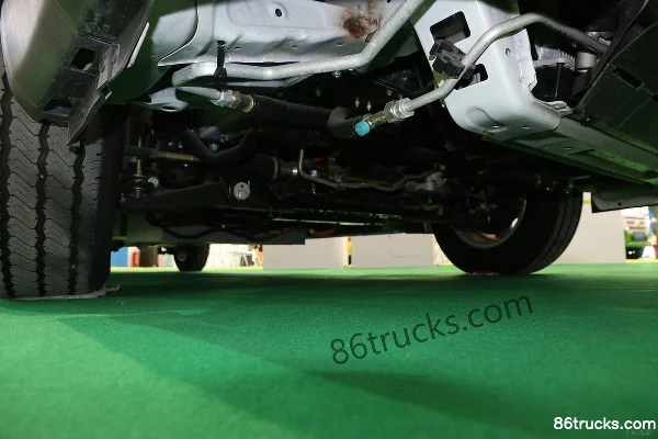 Wuzhoulong 75 hp 6.01m long wheelbase pure electric enclosed box van Chassis (2) | 86Trucks