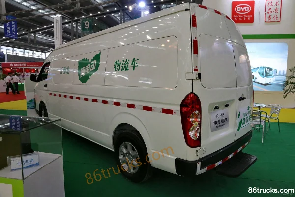 Wuzhoulong 75 hp 6.01m long wheelbase pure electric enclosed box van Exterior (3) | 86Trucks