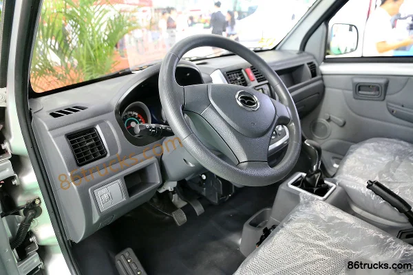 Wuzhoulong 4.07m pure electric enclosed box van Cab (3) | 86Trucks