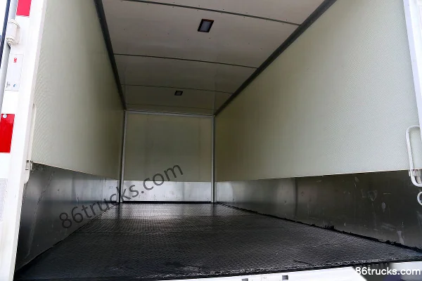 BYD T7 10.7T 5.6m pure electric van light truck 4X2(6 wheels) Body (2) | 86Trucks