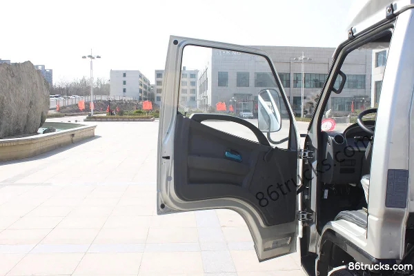 Tangjun Ouling Xiao Baoma 3.49T 2600mm Wheelbase 3.33m Single Row Pure Electric Mini Truck Chassis 35.2kWh 4X2(6 wheels) Interior (2) | 86Tr