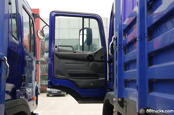 JAC Gallop A3 Series Heavy Truck 200 hp 6X2(8 wheels) Flatbed Truck (8.5m cargo box) Cab (1) | 86Trucks