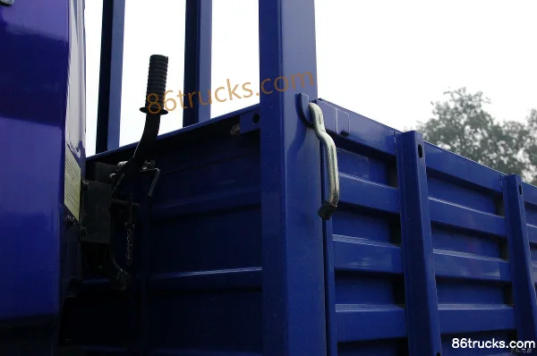JAC Gallop A3 Series Heavy Truck 200 hp 6X2(8 wheels) Flatbed Truck (8.5m cargo box) Body (2) | 86Trucks
