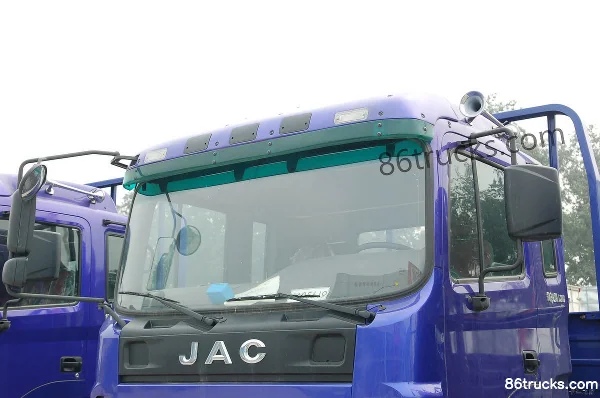 JAC Gallop A3 Series Heavy Truck 200 hp 6X2(8 wheels) Flatbed Truck (8.5m cargo box) Exterior (3) | 86Trucks