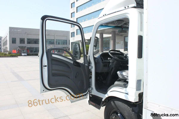 Tangjun Ouling T1 Series 2.81T 4.15m Single Row Pure Electric Van Mini Truck 76.6kWh 4X2(6 wheels) Interior (1) | 86Trucks