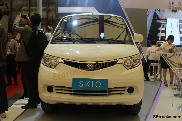 Shikong Junfeng City Edition 54hp 4X2(6 wheels) 4.18m Pure Electric Panel Van Exterior (2) | 86Trucks