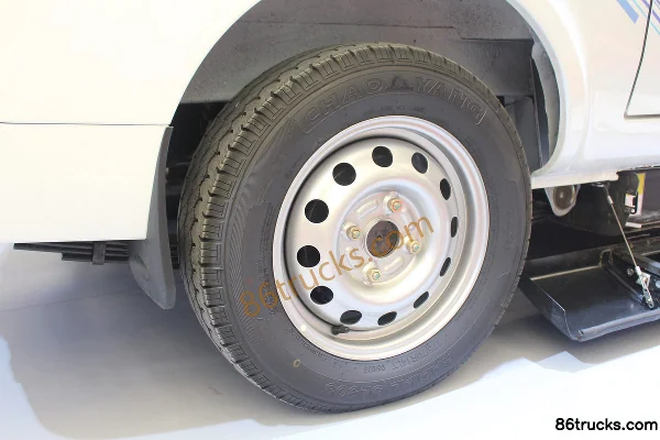 Shikong Junfeng City Edition 54hp 4X2(6 wheels) 4.18m Pure Electric Panel Van Chassis (1) | 86Trucks
