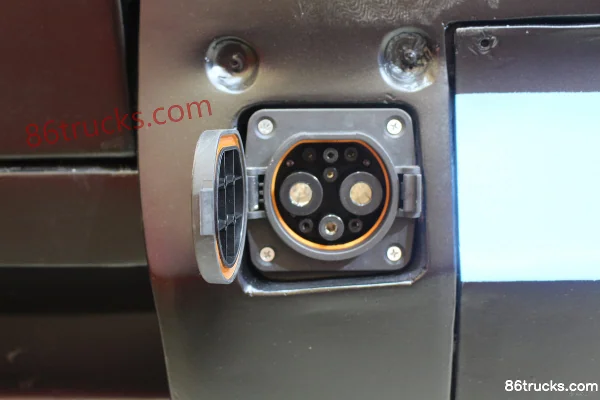 Shikong Dolphin 41hp 4X2(6 wheels) 6m Pure Electric Panel Van Chassis (2) | 86Trucks