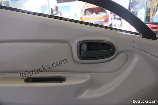 Foton Aumark EST Super Truck 3.38T pure electric light truck chassis 4X2(6 roues) Intérieur (2) | 86Trucks