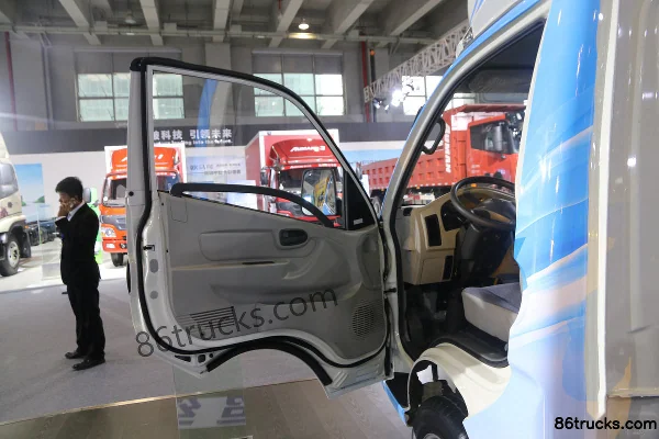 Foton Aumark EST Super Truck 3.38T pure electric light truck chassis 4X2(6 roues) Intérieur (1) | 86Trucks