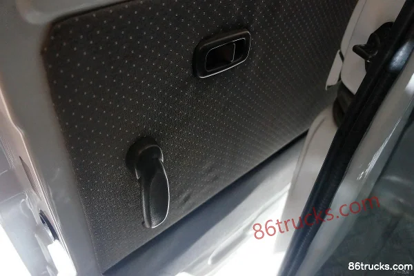 Jinbei Qiyun 41hp 4.2m pure electric enclosed truck Cab (3) | 86Trucks