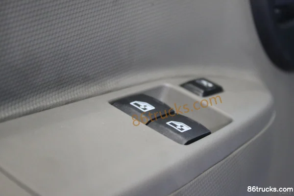 Dongfeng Electric Kaipute 7.3T 3.35m Single Row Pure Electric Van Light Truck 4X2(6 wheels) Interior (2) | 86Trucks