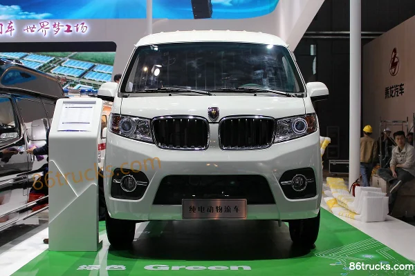 SRM Xinyuan Xiaohaishi X30 20 hp 4.2m pure electric enclosed box van Exterior (2) | 86Trucks
