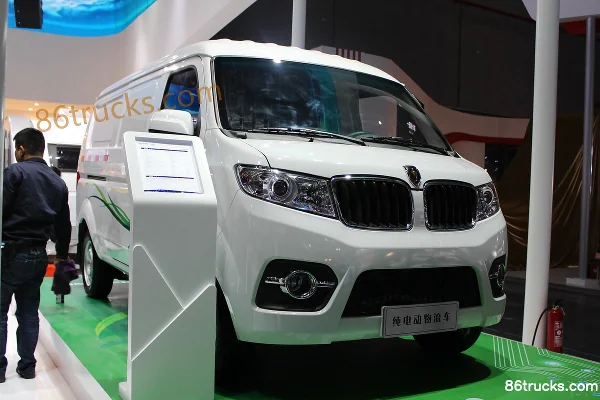 SRM Xinyuan Xiaohaishi X30 20 hp 4.2m pure electric enclosed box van Exterior