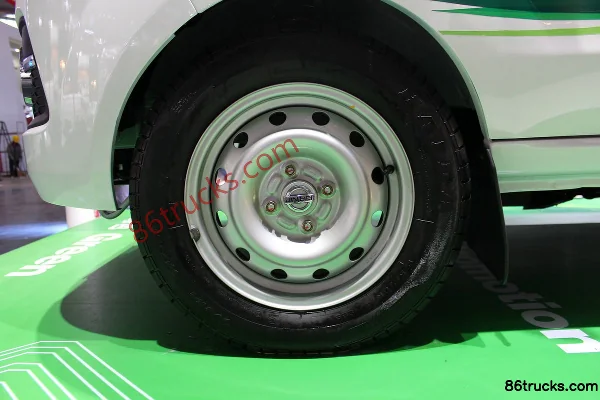 SRM Xinyuan Xiaohaishi X30 20 hp 4.2m pure electric enclosed box van Chassis (2) | 86Trucks
