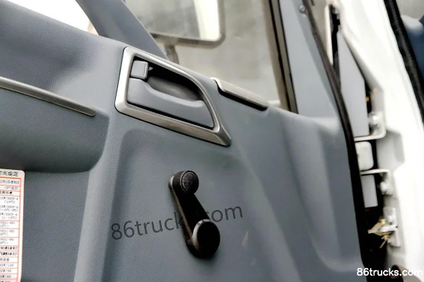 Sinotruk Wangpai 7 Series 6.63T 4.15m single-row pure electric box light truck 4X2(6 wheels) Interior (2) | 86Trucks