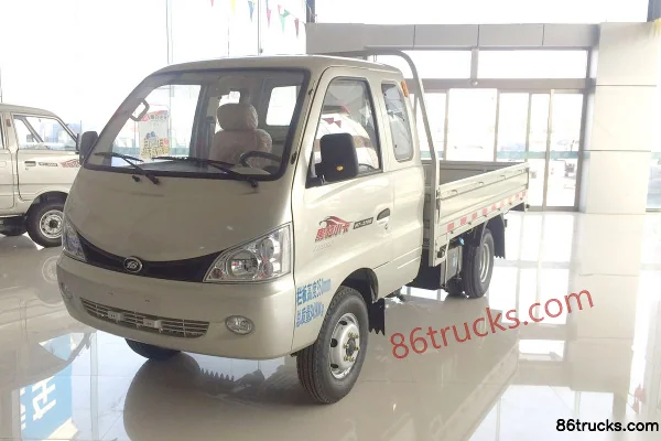 Beiqi Heibao H7 68hp 4X2(6 wheels) Diesel 2.9m Semi-row Flatbed Truck (Quanchai) Exterior (3) | 86Trucks